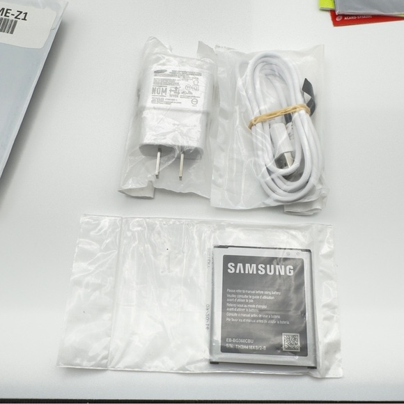 Samsung Galaxy Core Prime Straight Talk w/ Charger, Manual, Battery & More NIB - Picture 9 of 16